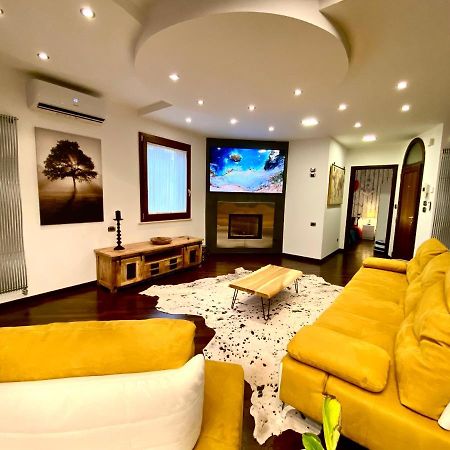 ペスカーラWood Luxury Houseアパートメント エクステリア 写真