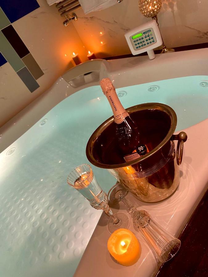 ペスカーラWood Luxury Houseアパートメント エクステリア 写真
