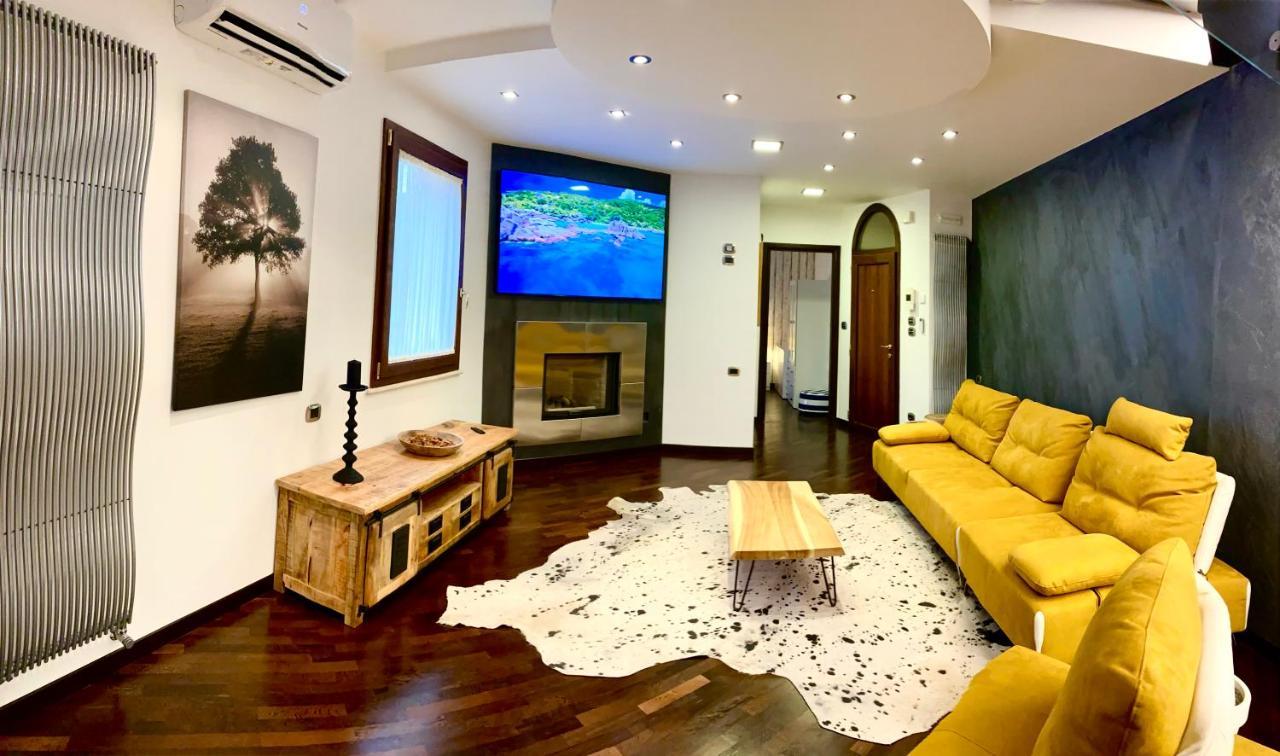 ペスカーラWood Luxury Houseアパートメント エクステリア 写真